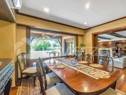 Casa 10 ambientes con 7 baños