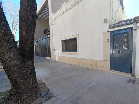 Depto Tipo Casa en Alquiler de 3 ambientes