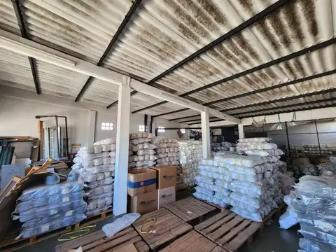 Galpón en venta - 7 Ambientes - Parque Chacabuco