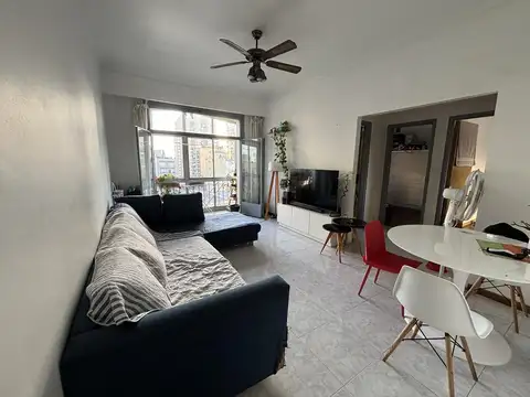 Flores departamento 3 ambientes c/balcon - Excelente ubicacion!Frente a la plaza!