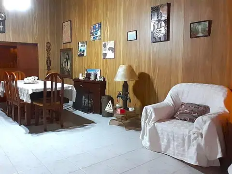 Casa lote propio con pileta en Ciudad Evita