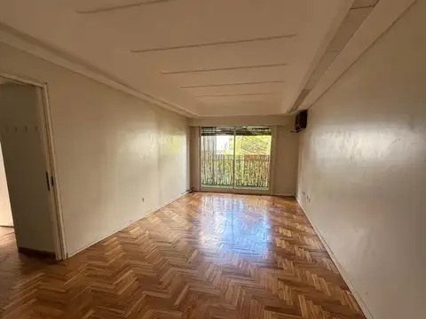 4 AMB con DEPENDENCIAS  AL FRENTE  BALCON, BAULERA Y ESPACIO GUARDA COCHE NO FIJO.