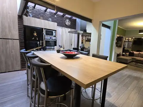 Depto Tipo Casa 4 ambientes con 3 baños