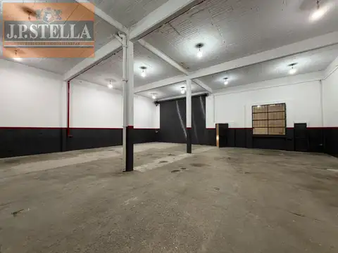 Galpón Industrial y/o Logístico en Esquina 900 m² s/ Lote 2.200 m² Frente a 2 Calles - Loma Hermosa