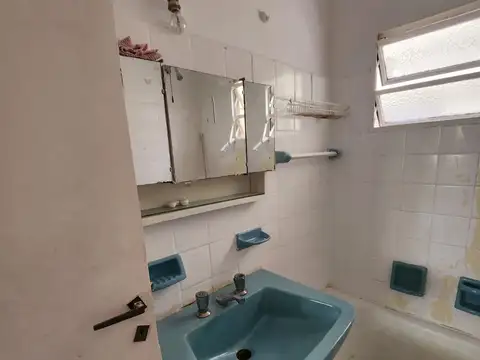 3 ambientes frente con balcón posible 3° dormitorio