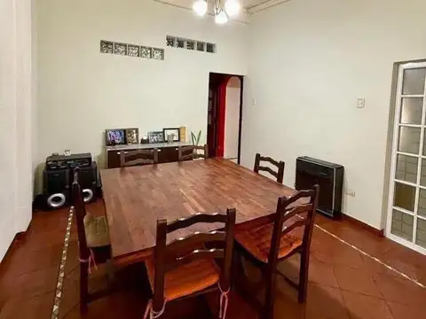 DPTO TIPO CASA DE 3 AMBIENTES AL FRENTE