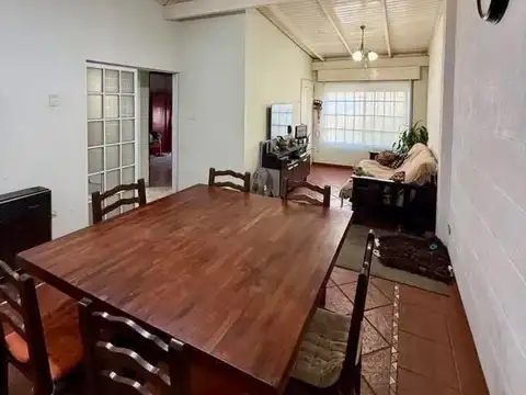 Depto Tipo Casa en Venta en Villa Dominico, USD 65.000