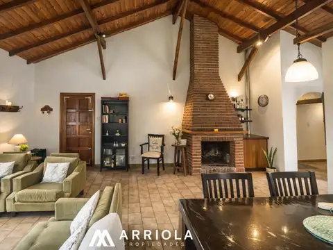 Figueroa Alcorta  esquina Napoles