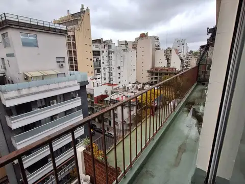 FRIAS 200, Piso 8