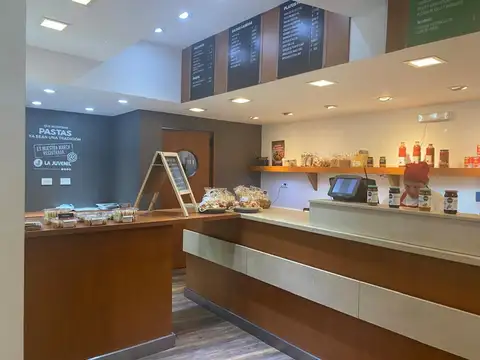 Fondo comercial. Casa de pastas en centro comercial