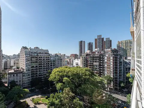 Excelente Departamento a reciclar con vista a Plaza Salguero en venta.