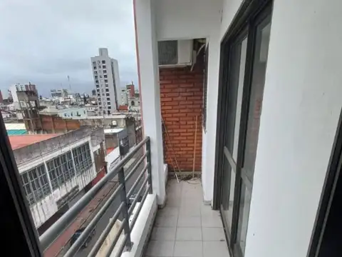 Depto Tipo Casa en Alquiler con 1 cocheras