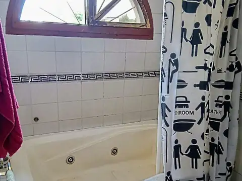 CASA CON LOCAL EN MORENO