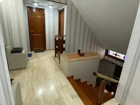 Irigoyen 1400. Casa 5 Amb. Quincho.Piscina. 5 baños Garage.
