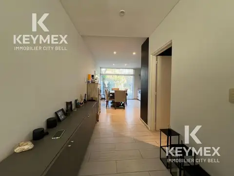Casa 4 ambientes con 2 baños