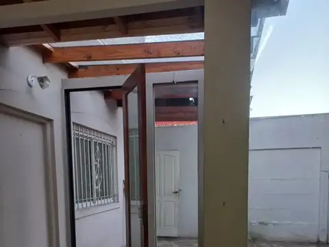 Depto Tipo Casa 4 ambientes con 3 baños