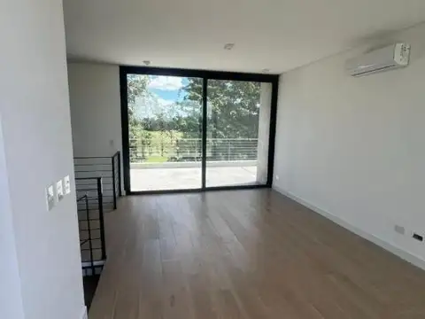 Departamento 5 ambientes con 4 baños