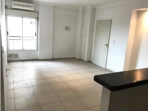 2 amb amplio 40 m2, sin balcon.