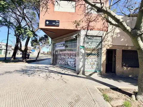 Av. Fernández de la Cruz 1600