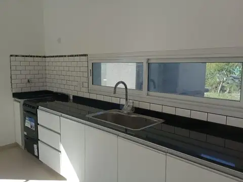 Casa en Venta en Pilar del Este - Santa Emilia, USD 177.000