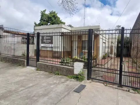 Casa en venta en Rafaela, amplio terreno
