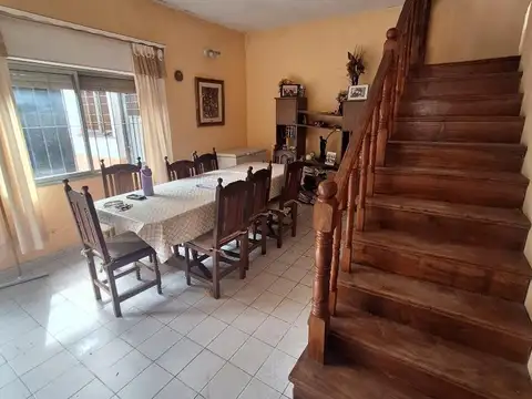 Casa en Venta con 2 cocheras