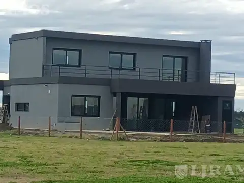 Casa en venta en el Barrio Amarras, Puertos / Escobar