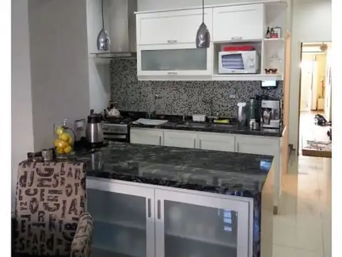 SJUSTO PH 4AMB FRENTE EXCELENTE ESTADO Y UBICACION SIN EXPENSAS DIGNO DE VISITAR