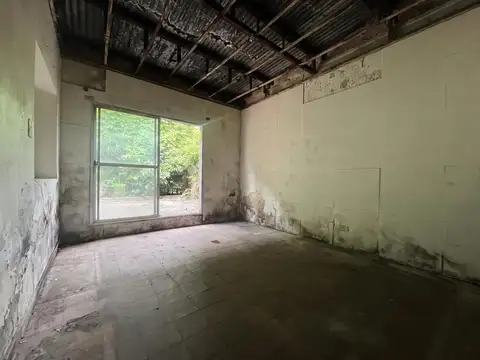 Venta/permuta: casa al frente de 3 ambientes con patio. echesortu, rosario.