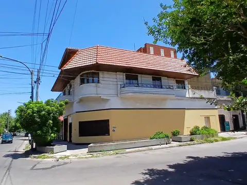 CASA CON GALPON Y COCHERA-