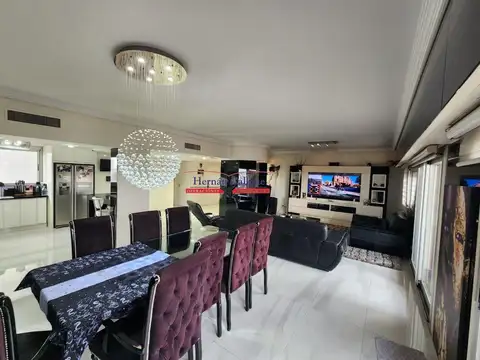 EXCELENTE SEMIPISO 4 AMB. CON COCHERAS, BALCÓN Y BAULERA