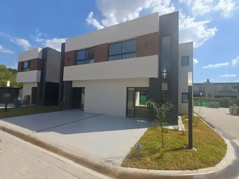 Casas venta en condominio Caamaño