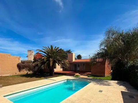 Casa en Venta con Pileta - Barrio Los Manantiales | Villa Ca