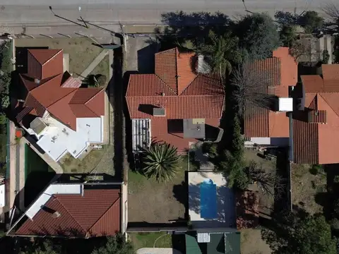 Casa en Venta con Pileta - Barrio Los Manantiales | Villa Ca