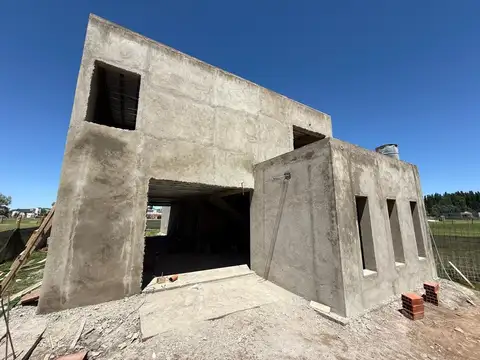 Casa 6 ambientes con 3 baños