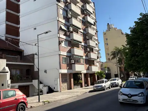 Navarro 4700, Piso 8