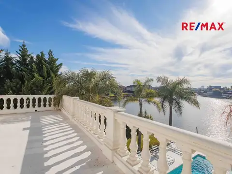 Venta Casa Cabos del Lago 7 ambientes al agua