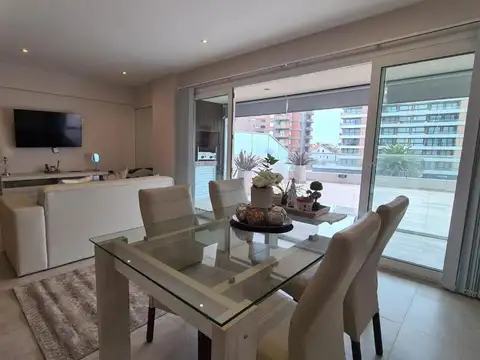 Departamento en venta - 2 Dormitorios 2 Baños - Cochera - 202Mts2 - Pinamar