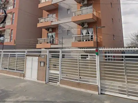 Cavassa 2800, Piso 8