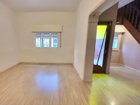 Casa antigua uso comercial Moreno 43