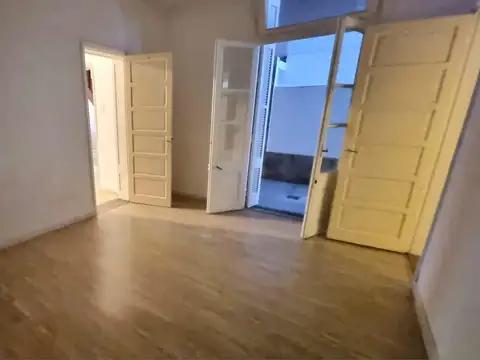 Alquiler Casa ideal uso comercial zona Rio centro pichincha. Moreno 43