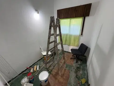 Dos Viviendas y Un Local en el Mismo Lote