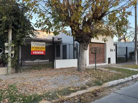 Dos Viviendas y Un Local en el Mismo Lote