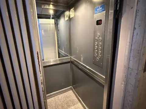 Llavallol 2500, Piso 2