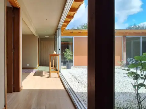 Casa 7 ambientes con 4 baños