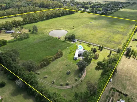 Campo en Venta de 14,3 Ha. 3 casas, 2 piletas, Caballerizas. Corrales. Exaltación de la Cruz.