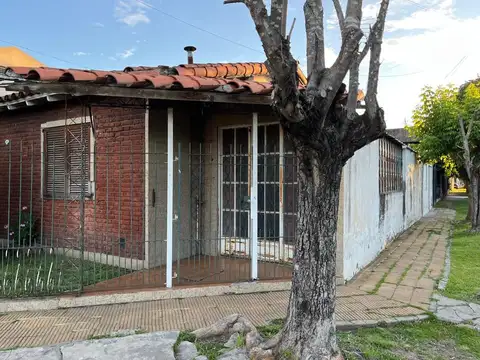 Casa en Venta en Moron, USD 49.900