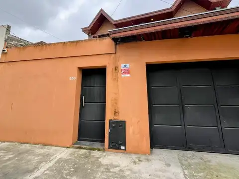 CASA MULTIFAMILIAR EN AVELLANEDA