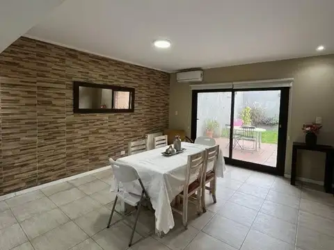 Casa 7 ambientes con 3 baños