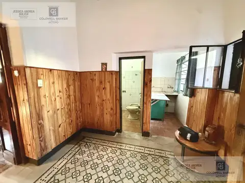 Casa 9 ambientes con 3 baños